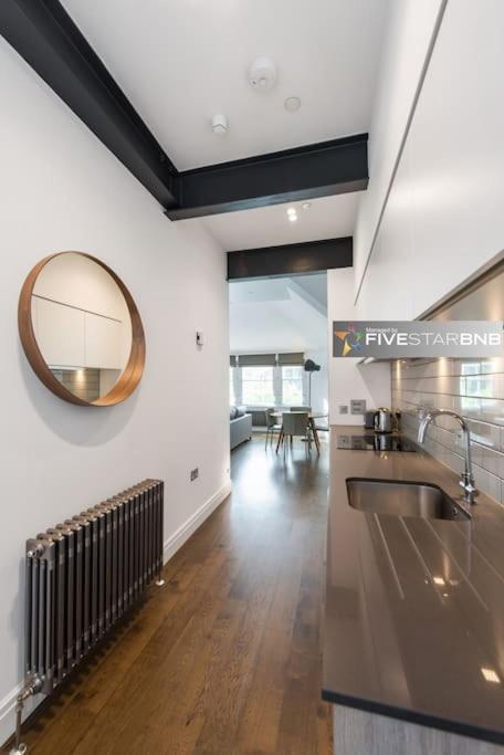 Cool Urban Apartment With Stunning Castle Views EDI Exterior foto